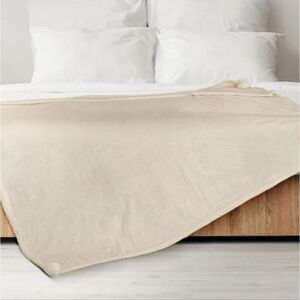 Hunter Cocoa Flannel Plush Throw Blanket- Moonbeam